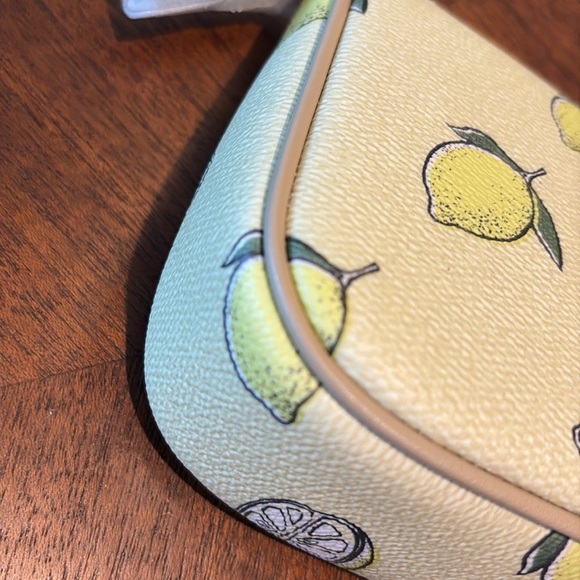 Coach Nolita 19 Lemon mini bag
Satchel Leather yellow garden Glade multi NWT - Picture 11 of 14
